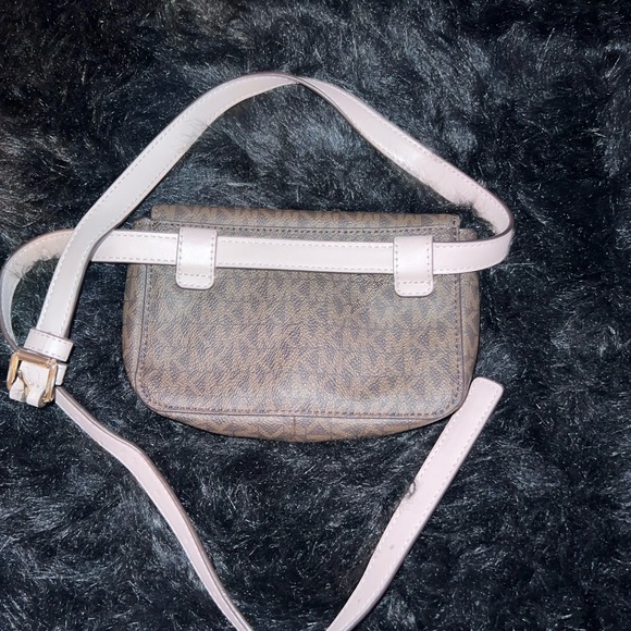 Michael Kors Fanny Pack - Picture 3 of 3